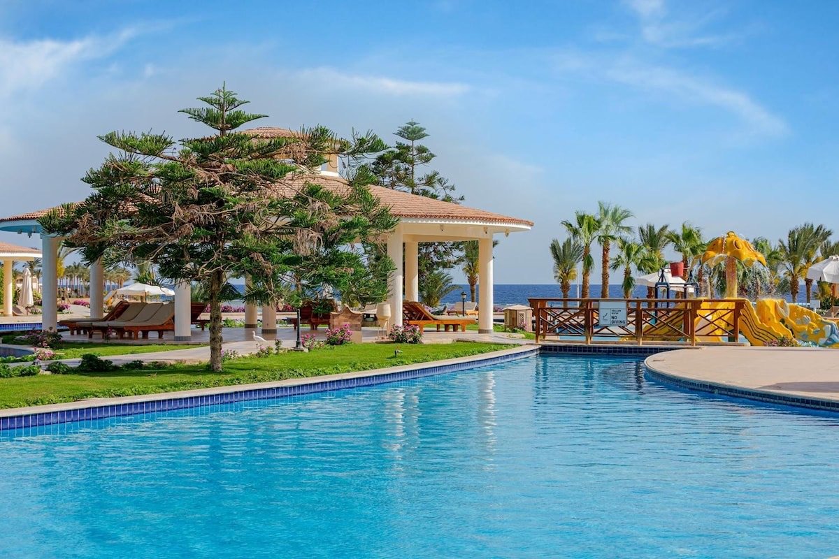Royal Brayka Beach Resort – Hotelansicht