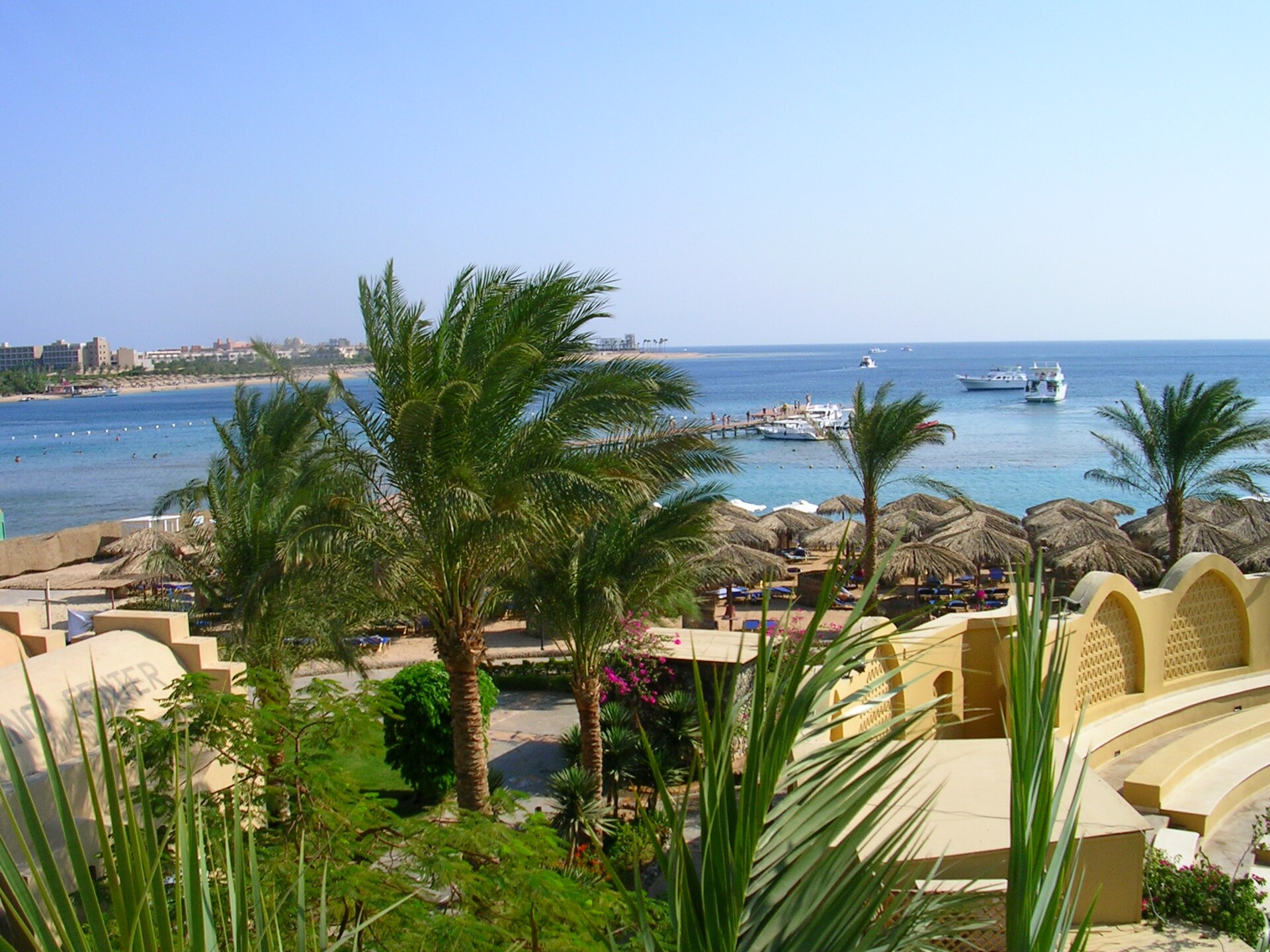 Makadi Bay – helle Küste und türkisfarbenes Meer, öffentlich dokumentierte Aufnahme